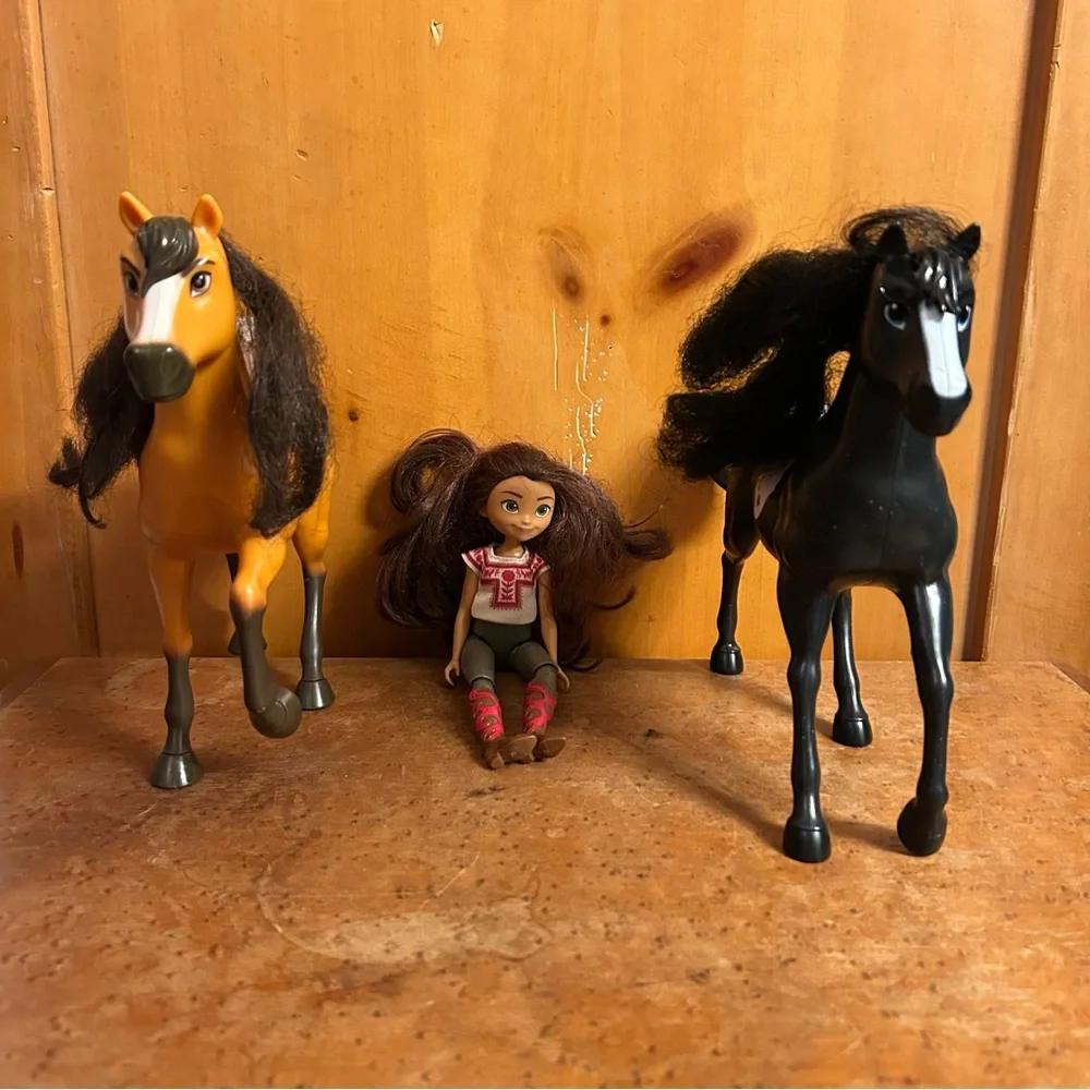 Mattel Spirit Untamed Lucky doll and 2 Spirit horse figures Posable